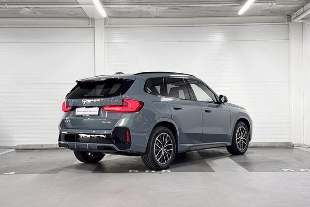 BMW iX1 eDrive20 | M-Sport | Harman/Kardon | Comfort Pack | Comfort access | Stoelverwarming | Driving Assistant | Parking Assistant | Huisselectie