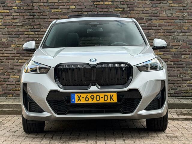 BMW iX1 XDRIVE30 67 KWH M-Sport SOH 98.67% Panodak HenK Headup