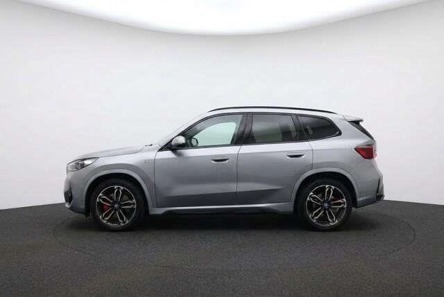 BMW iX1 30 xDrive M Sport pro 313 pk l Pano l Drive Assistant l Harman l