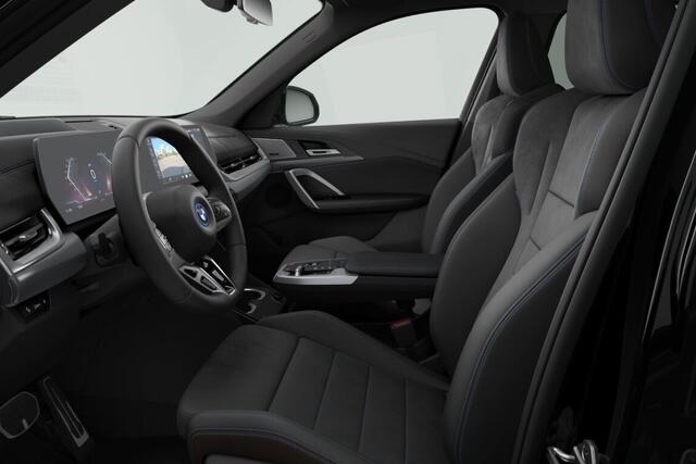 BMW iX1 xDrive30 67 kWh M Sport Edition | M Sportpakket Pro | Innovation Pack | Comfort Pack | Travel Pack | Trekhaak