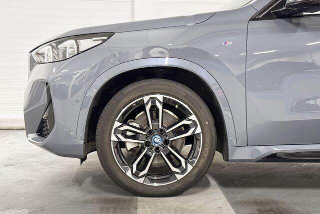 BMW iX1 xDrive30 Launch Edition | Head-Up Display | Harman/Kardon | Travel Pack | Innovation Pack | Driving Assistant Plus