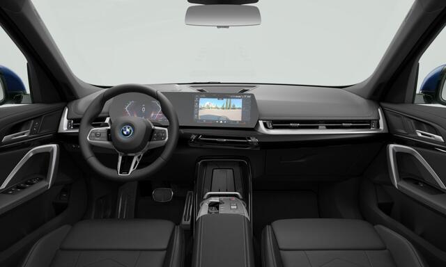 BMW iX1 eDrive20 | M-Sport Pro | 19'' | Panorama. | Head-Up | Park. + Driv. Plus | Trekhaak | Driv. Ass. | Comf. Acc. | Stuur + stoelverw.
