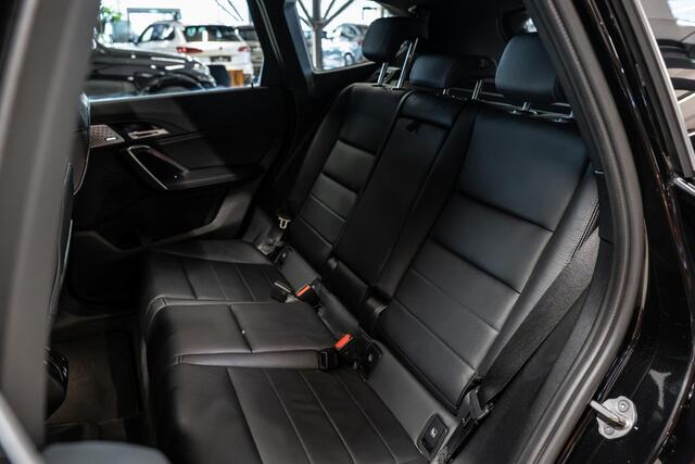 BMW iX1 xDrive30 Launch Edition 67 kWh M Sport | Pano | H&K