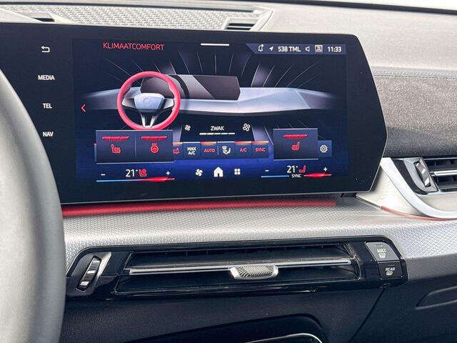 BMW iX1 eDrive20 M-Sport Edition 20 inch / Glazen dak / Comfort Acces / Harman Kardon / Head Up Display / 360 graden camera