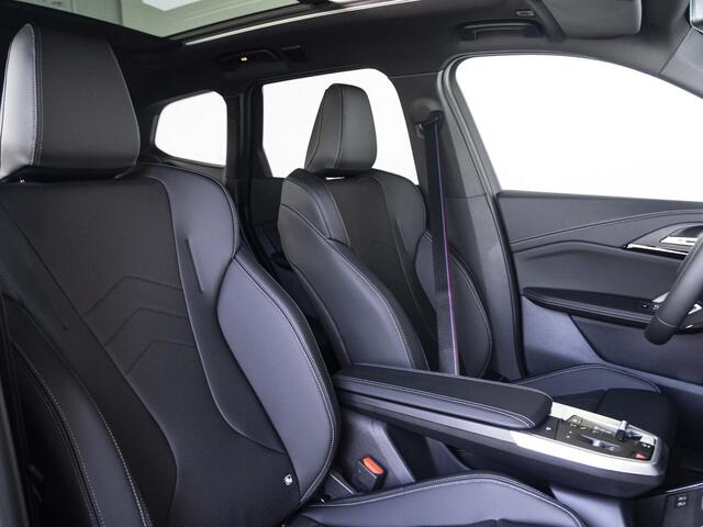 BMW iX1 eDrive20 | M Sportpakket Pro | Premium Pack | Travel Pack | 19 inch | M Adaptief onderstel | Glazen panoramadak | Comfort Access | Driving Assistent Plus | Trekhaak