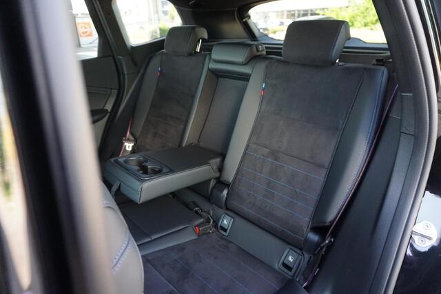 BMW iX1 eDrive20 67 kWh M Sport Edition | PANO | Trekhaak