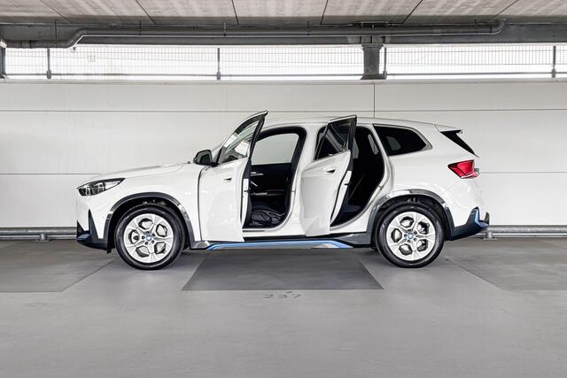 BMW iX1 xDrive30 Launch Edition 67 kWh