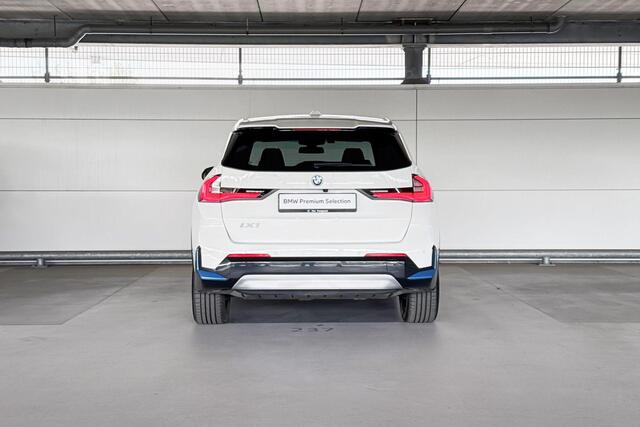 BMW iX1 xDrive30 Launch Edition 67 kWh