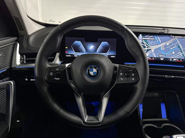 BMW iX1 xDrive30 Launch Edition | X-Line | Premium Pack | Stoelverwarming | Comfort Access