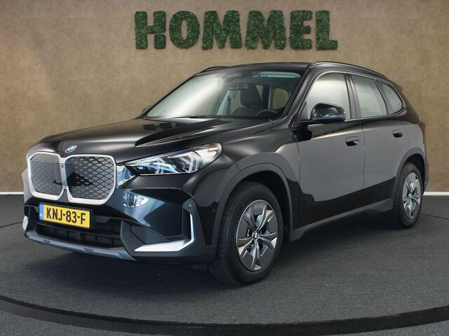 BMW iX1 xDrive30 67 kWh M Sport Edition AWD - NIEUWE AUTO! - ORIGINEEL NEDERLANDSE AUTO -AANHANGER MANOEUVREERHULP - PARKING ASSISTANT - DRIVING ASSISTANT - ADAPTIEF M ONDERSTEL - M SPORT EXTERIEURPAKKET - M SPORT INTERIEUR - BMW LIVE COCKPIT PROFESSIONAL - BMW D