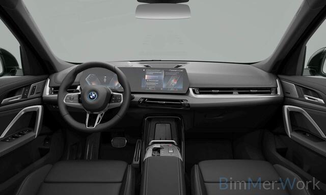 BMW iX1 xDrive30 M-Sport Pano Trekh ACC H/K HUD 360 e-zetels Frozen-Grey