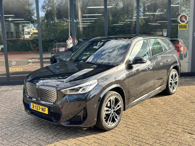BMW iX1 eDrive20 67 kWh*Navigatie*M-pakket*Camera*100SOH*