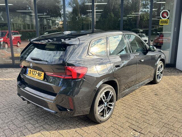 BMW iX1 eDrive20 67 kWh*Navigatie*M-pakket*Camera*100SOH*