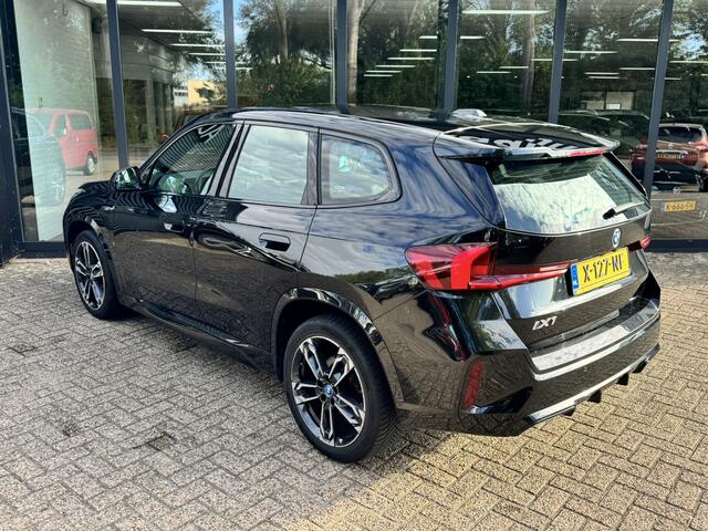 BMW iX1 eDrive20 67 kWh*Navigatie*M-pakket*Camera*100SOH*