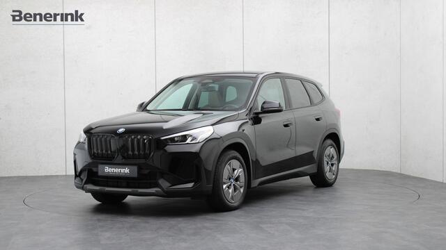 BMW iX1 xDrive30 Launch Edition | Leder | Achteruitrijcamera | Widescreen | Stoelverwarming