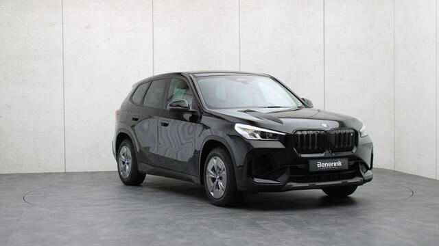 BMW iX1 xDrive30 Launch Edition | Leder | Achteruitrijcamera | Widescreen | Stoelverwarming
