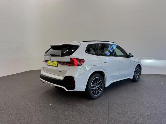 BMW iX1 eDrive20 67 kWh M Sport Edition 204pk Camera PDC Stoelverwarming Navi Hifi 18 inch M Velgen Adaptief M Onderstel