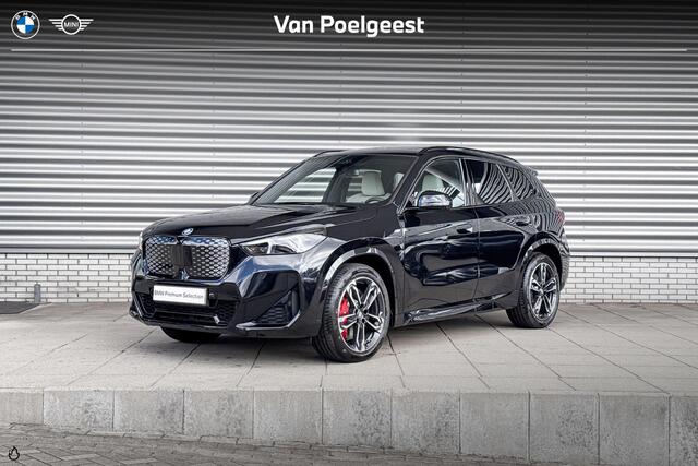 BMW iX1 eDrive20 67 kWh M Sport Edition Trekhaak | M Sport | Panoramadak