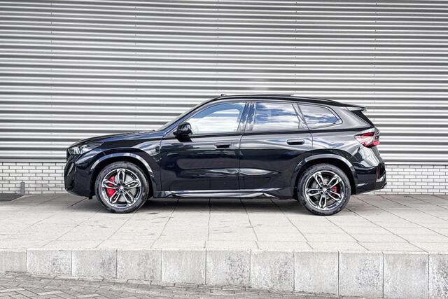 BMW iX1 eDrive20 67 kWh M Sport Edition Trekhaak | M Sport | Panoramadak