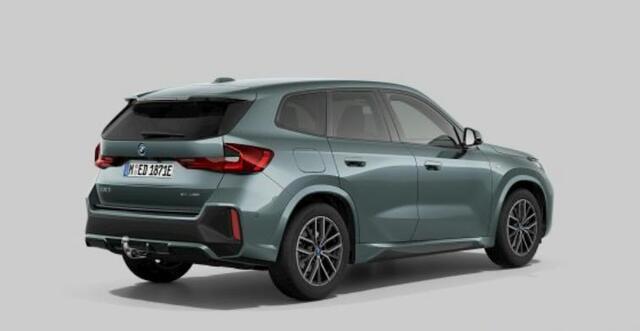 BMW iX1 xDrive30 M Sport - Trekhaak - Driving Assistant Professional - Head up - Harman Kardon - Getinte Ruiten - Parking Assistant Plus - Comfort Access - Actieve bestuurdersstoel -