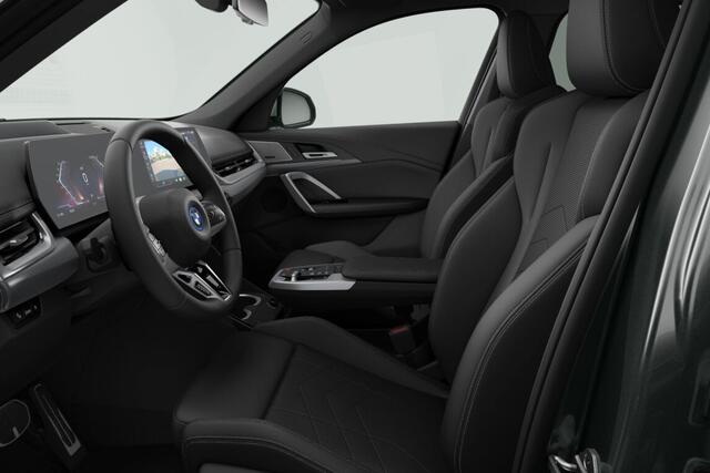BMW iX1 xDrive30 67 kWh M Sport Edition | M Sportpakket Pro | Innovation Pack | Comfort Pack | Travel Pack | Trekhaak