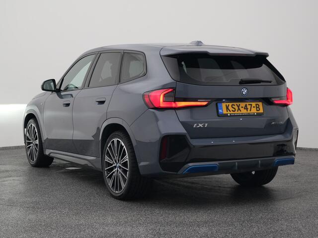 BMW iX1 xDrive30 67 kWh M-Sport Edition | CAMERA | KEYLESS