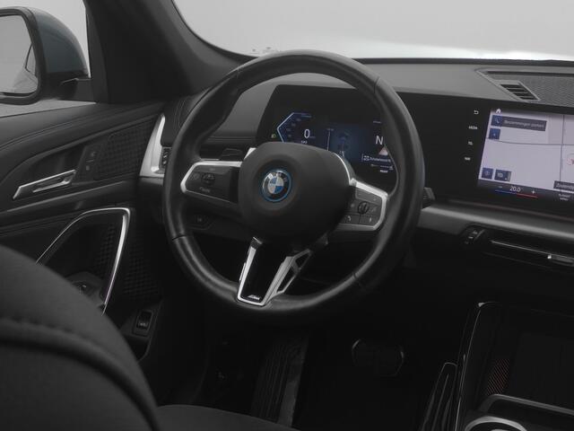 BMW iX1 xDrive30 67 kWh M-Sport Edition | CAMERA | KEYLESS