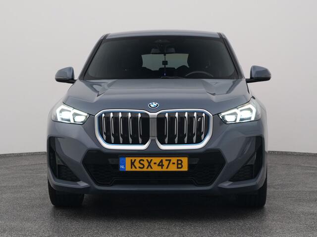BMW iX1 xDrive30 67 kWh M-Sport Edition | CAMERA | KEYLESS