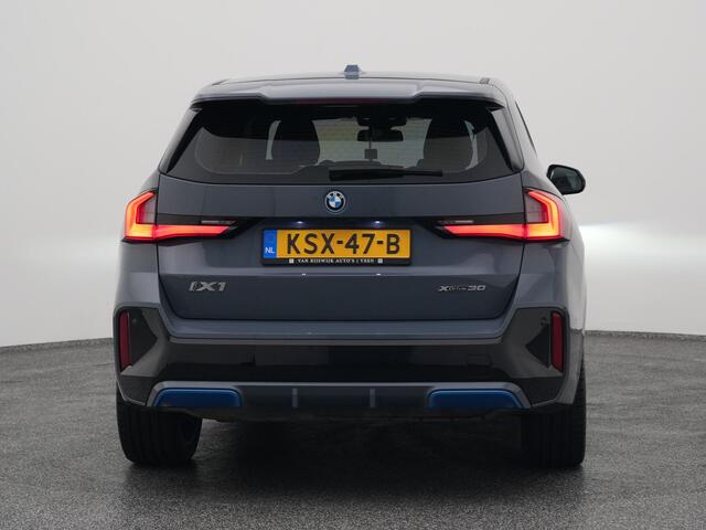 BMW iX1 xDrive30 67 kWh M-Sport Edition | CAMERA | KEYLESS