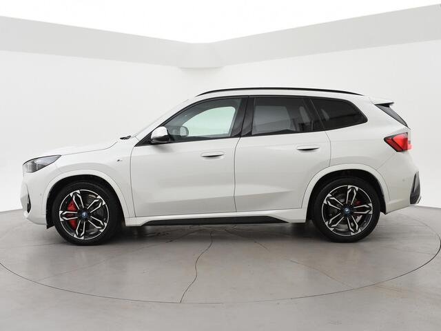 BMW iX1 eDrive20 67 kWh M-SPORT *46 KM NIEUW* + PANORAMA | PREMIUM | 19 INCH | M-REMMEN
