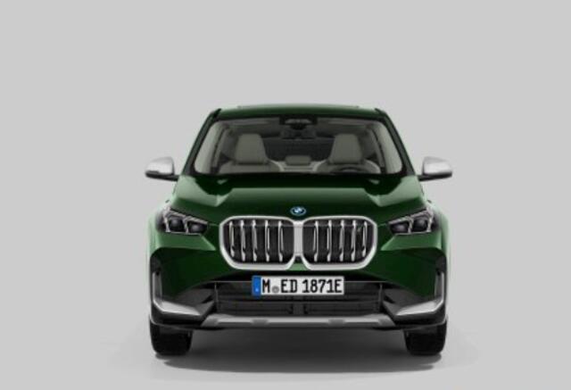 BMW iX1 xDrive30 67 kWh xLine - Panoramadak - Driving Assistant Professional - Head up - omfort Access - Getinte Ruiten - Sportstoelen - Parking Assistant Plus - Grootlichtassistent -