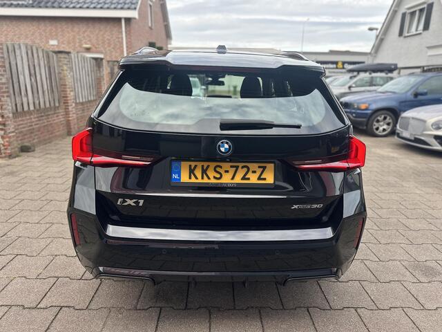BMW iX1 xDrive30 67 kWh M Sport Edition