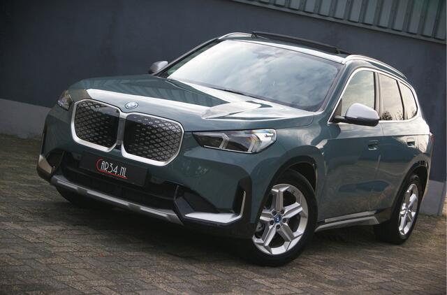 BMW iX1 eDrive20 67 kWh 204PK X-Line Panoramadak/Leer/Harman-K/Memory/HUD/360camera/NL Auto