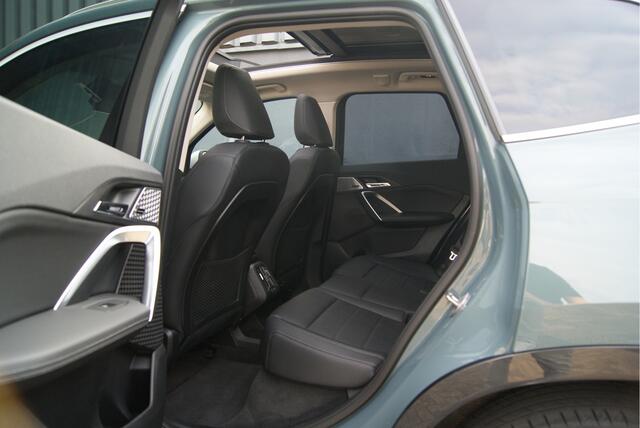 BMW iX1 eDrive20 67 kWh 204PK X-Line Panoramadak/Leer/Harman-K/Memory/HUD/360camera/NL Auto