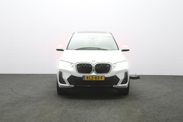 BMW iX3 High Executive 80 kWh 293 PK, SOH 98 %, Panoramadak, Leder, Adap. Cruise Control, Camera
