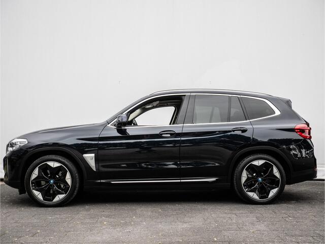 BMW iX3 High Executive 80 kWh SOH 96% Trekhaak/ Leer/ Sportstoelen/ Panoramadak/ Harman-Kardon/ Head up/ Sfeerverlichting/ 360 Camera