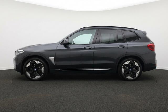 BMW iX3 High Executive 80 kWh Pano | Trekhaak | Harman Kardon | HUD | 360° Camera