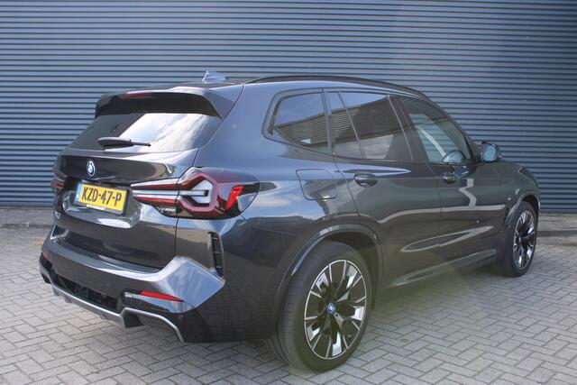 BMW iX3 M-Sport 80 kWh Panoramdak Leer 20"LMV Adaptive-Cruise Shadow-Line