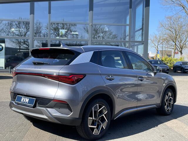 BYD Atto 3 Design 60 kWh VAN: ¤ 30.900,- VOOR: ¤ 28.440,- UW LENTEVOORDEEL: ¤ 2.460,- | RIJKLAAR INCL. FABR. GARANTIE T/M 2029 | AANDRIJFLIJN EN ACCU ZELFS T/M 2031
