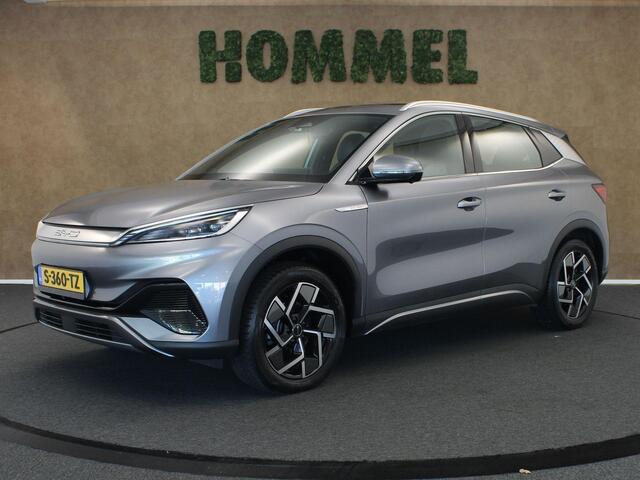 BYD Atto 3 Design 60 kWh - ORIGINEEL NEDERLANDSE AUTO - AFKOMSTIG VAN 1E EIGENAAR - 3 FASE - CAMERA - PARKEERSENSOREN VOOR/ ACHTER - NAVIGATIE - APPLE CARPLAY/ ANDROID AUTO - ELEKTRISCHE ACHTERKLEP - BEIDE STOELEN ELEKTRISCH VERSTELBAAR - PANORAMADAK - 2 LAADKABELS 