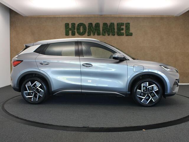 BYD Atto 3 Design 60 kWh - ORIGINEEL NEDERLANDSE AUTO - AFKOMSTIG VAN 1E EIGENAAR - 3 FASE - CAMERA - PARKEERSENSOREN VOOR/ ACHTER - NAVIGATIE - APPLE CARPLAY/ ANDROID AUTO - ELEKTRISCHE ACHTERKLEP - BEIDE STOELEN ELEKTRISCH VERSTELBAAR - PANORAMADAK - 2 LAADKABELS 