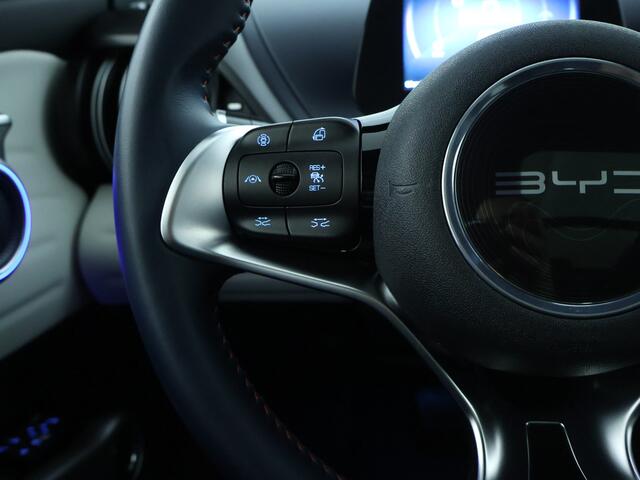 BYD Atto 3 Design 60 kWh | 360 camera | Elektrische achterklep | 15,6 " multimediascherm |