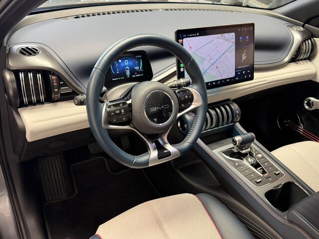 BYD Atto 3 DESIGN 60 kWh WLTP 420 KM * 45 STUKS OP VOORRAAD* APPLE CARPLAY/ ANDROID AUTO ELEK. ACHTERKLEP PANORAMADAK ELEK. VOORSTOELEN KEYLESS ENTRY/ START 360 CAMERA STOELVERWARMING NAVI NIEUWSTAAT !!!