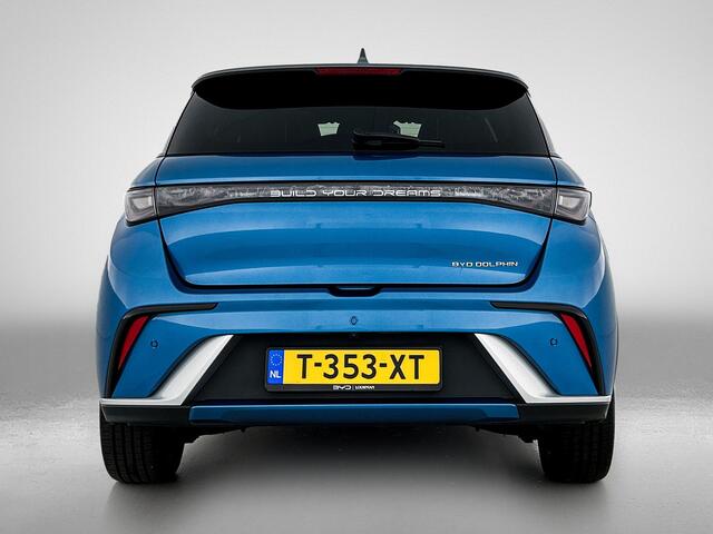 BYD Dolphin Design 60.4 kWh | Panorama Dak | 17" LMV | 360* camera | 3-Fase |