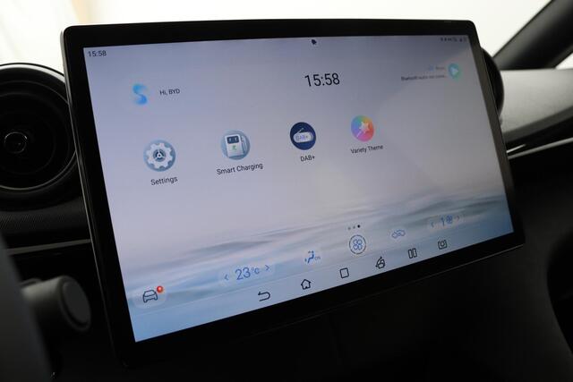BYD Dolphin Design 60.4 kWh Demo | 427 km | Stoelverwarming | Navigatie | Android auto en Apple Carplay| Panorama dak |
