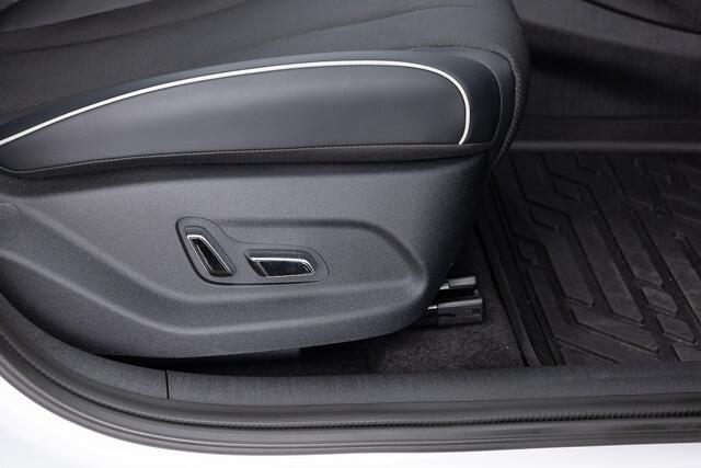 BYD Dolphin Design 60.4 kWh | 3 Fase | Half LEDER | 360 Camera