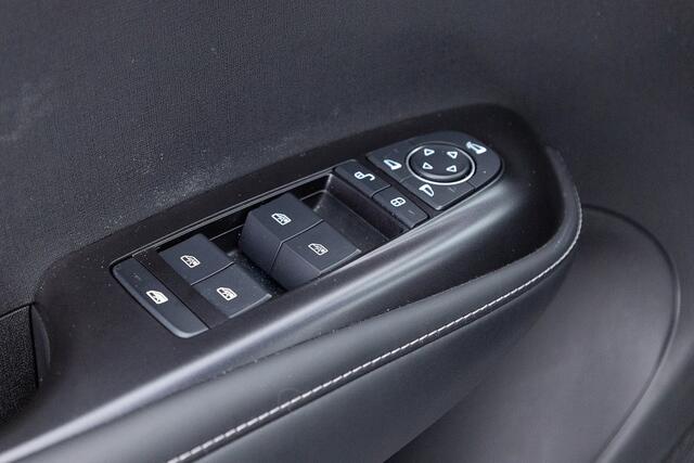 BYD Dolphin Design 60.4 kWh | 3 Fase | Half LEDER | 360 Camera