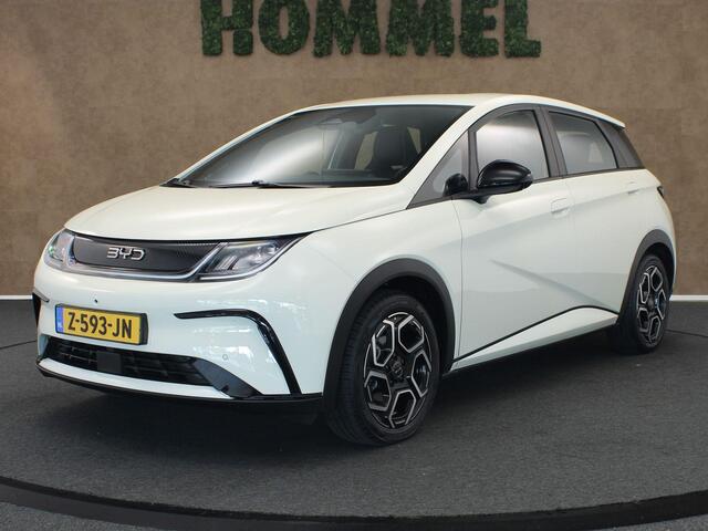 BYD Dolphin Comfort 60.4 kWh - ORIGINEEL NEDERLANDSE AUTO - DODEHOEKDETECTIE - CRUISE CONTROL ADAPTIEF - KEYLESS ENTRY/START - ELEKTRISCHE CLIMATE CONTROL - PARKEERSENSOREN VOOR & ACHTER - VOORSTOELEN VERWARMD - 360 GRADEN CAMERA - TREKHAAK - 3 FASE LADEN