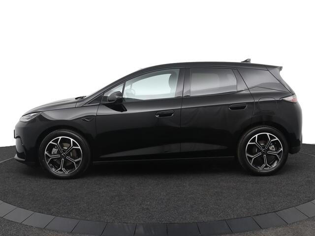 BYD Dolphin G DM-i Sport NIEUW/ 1040 KM / Obsidian Black / 105 EV / 360°-camera / HUD /