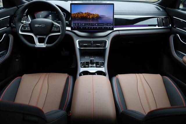 BYD Seal U 1.5 DM-i FWD Boost BRUIN-LEER CARPLAY PANO 360-CAMERA STOELVENTILATIE STUUR/STOELVERW. HUD ADAPTIVE-CRUISE CLIMA NAVI 2XPDC 19''LMV ENZ ENZ!